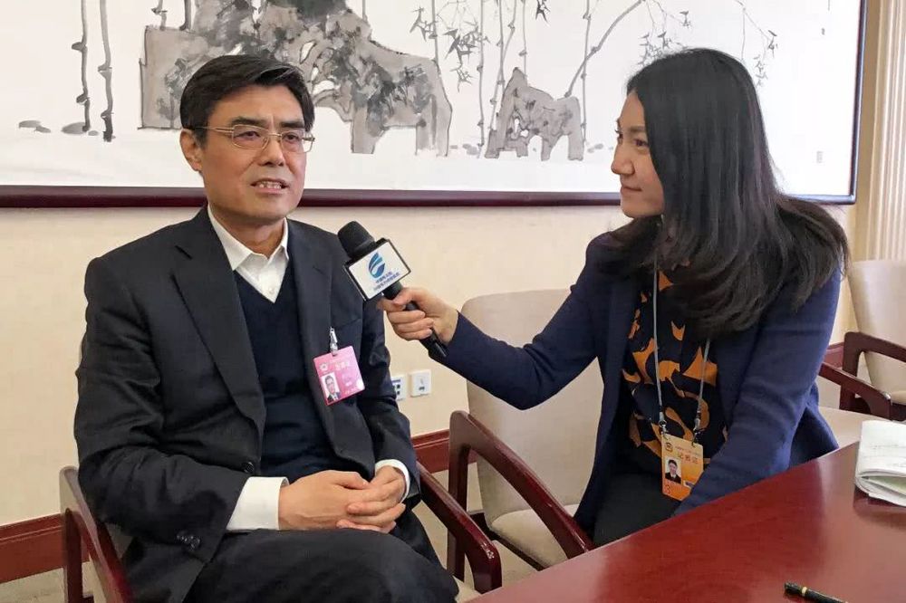 當(dāng)好能源轉(zhuǎn)型與清潔發(fā)展排頭兵——訪全國政協(xié)委員，中國華能集團(tuán)有限公司董事長、黨組書記舒印彪