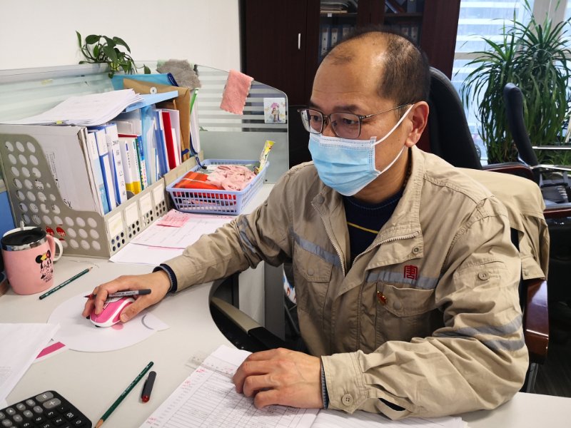 王兆猛的“日?！薄洿筇粕綎|清潔能源開(kāi)發(fā)有限公司人力資源部負(fù)責(zé)人王兆猛