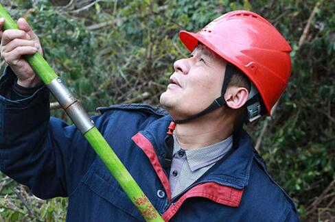 他的生命在巡視線路上定格——記湖南邵陽綏寧縣供電公司安全總監(jiān)、安監(jiān)部主任袁國平