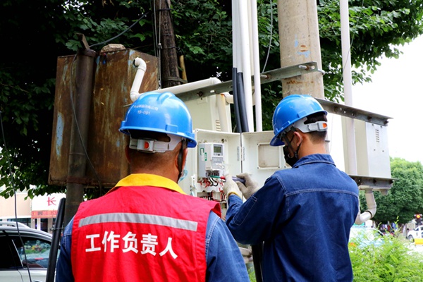 國網(wǎng)伊犁供電公司：嚴抓“小”現(xiàn)場，推進“大”安全