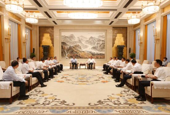 湖北省委書記應(yīng)勇、省長王曉東會(huì)見國家電網(wǎng)董事長、黨組書記毛偉明