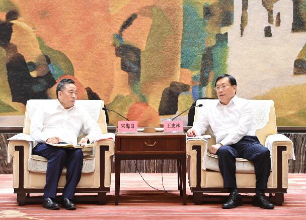宋海良拜會武漢市委書記王忠林、市長周先旺