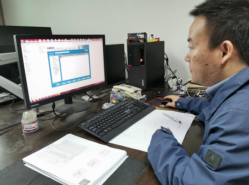“穿搭”二維碼，浙江慈溪市供電公司工程檔案數(shù)字化，讓資料“動”起來