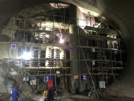 國網(wǎng)劉家峽水電廠7、8號機組進水口攔污柵補焊打磨修復(fù)順利完成