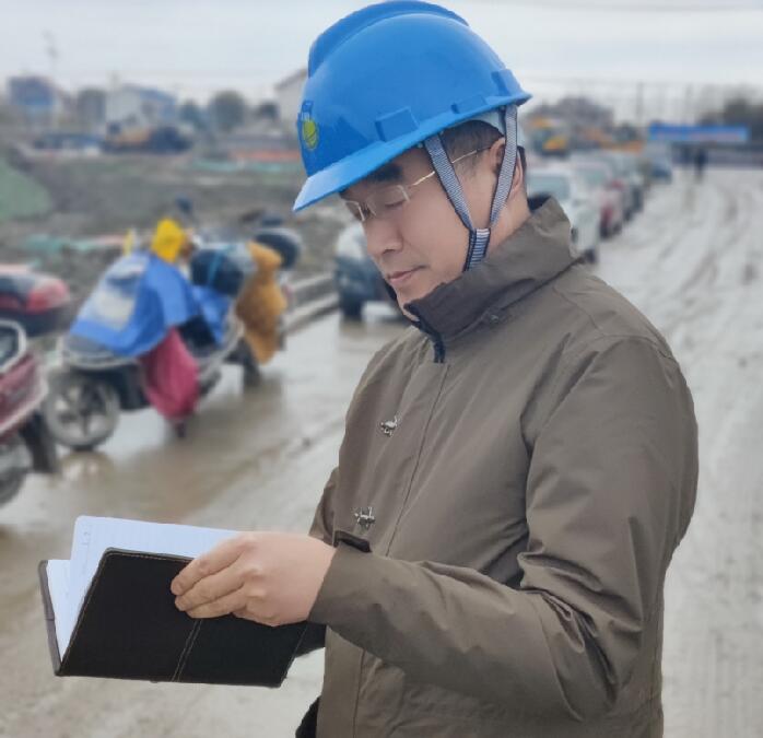 在電力線路設(shè)計(jì)的道路上精彩前行——記如東永晟實(shí)業(yè)有限公司電力線路設(shè)計(jì)組組長、電力工程技術(shù)工程師汪建軍