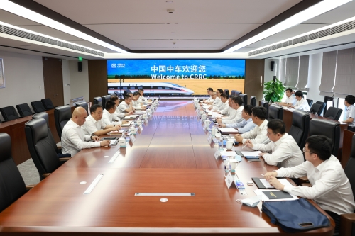 中國能建黨委書記、董事長宋海良與中國中車董事長孫永才座談