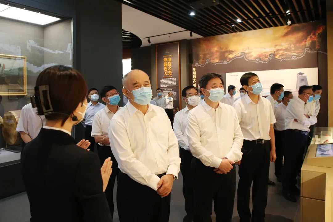周國平會見中國電信集團黨組書記、董事長柯瑞文