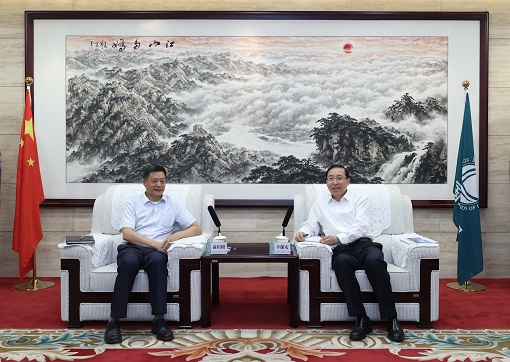 國家電網(wǎng)有限公司董事長、黨組書記辛保安與東方電氣集團董事長俞培根會談