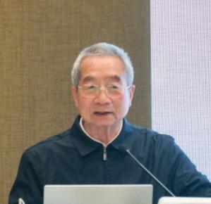 周大地：動力電池發(fā)展迅猛，氫燃料或?qū)⒊鼍? width=
