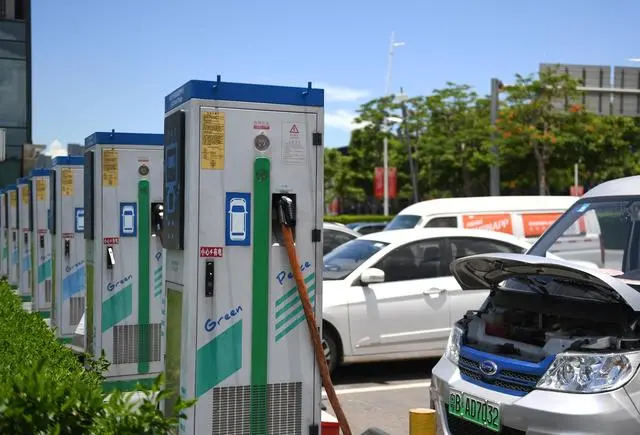 中國(guó)電動(dòng)車企駛?cè)肴毡尽八{(lán)?！笔袌?chǎng)