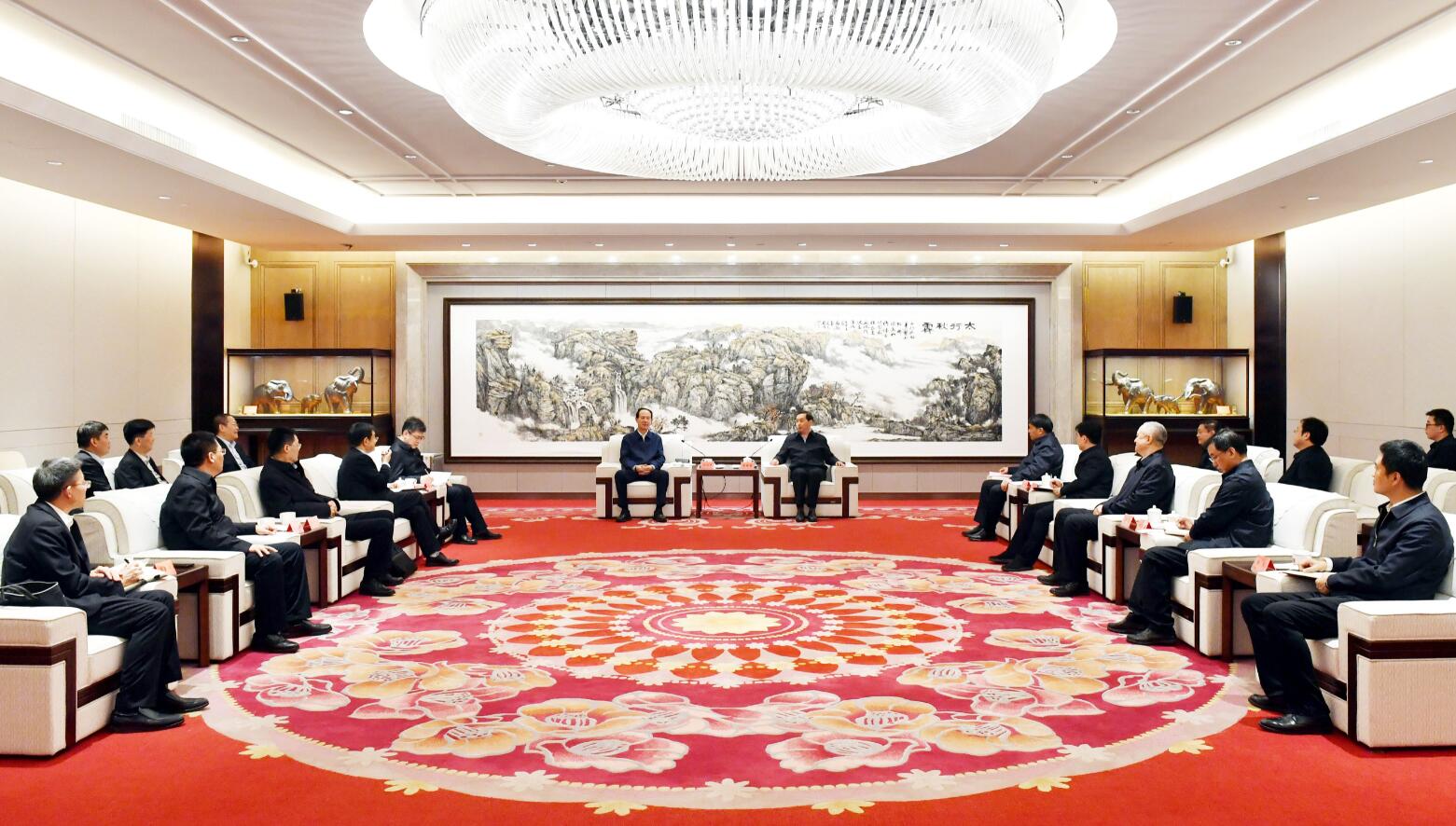 中國電建黨委書記、董事長丁焰章與河北省委常委、石家莊市委書記張超超會談