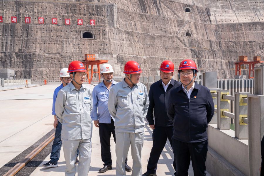 國(guó)資委黨建局局長(zhǎng)、央企團(tuán)工委書記姚煥調(diào)研白鶴灘水電站