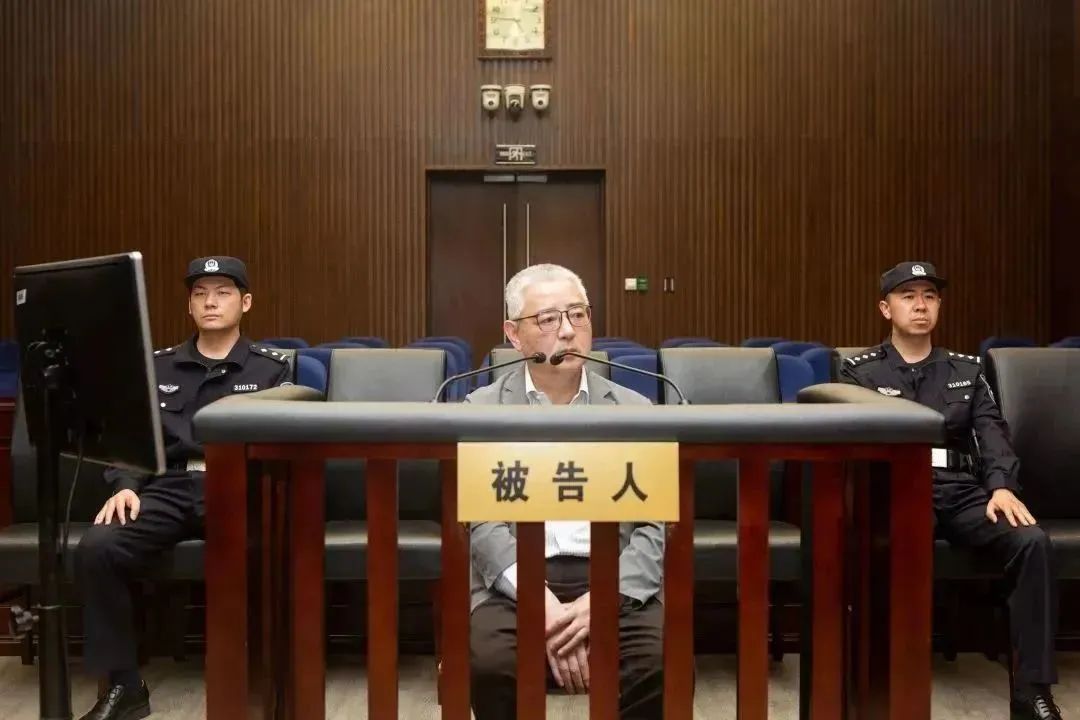被控受賄1.56億，原上海電氣集團(tuán)股份有限公司總裁、董事長鄭建華受審