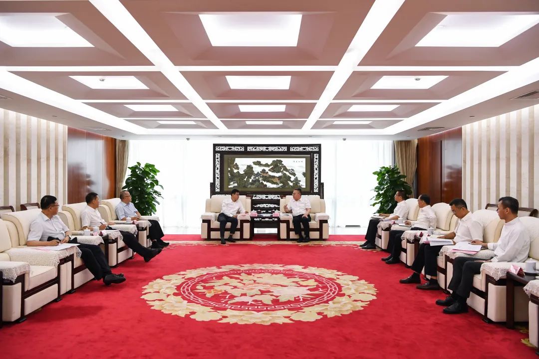 葉向東與甘肅省委常委、副省長張錦剛舉行會談