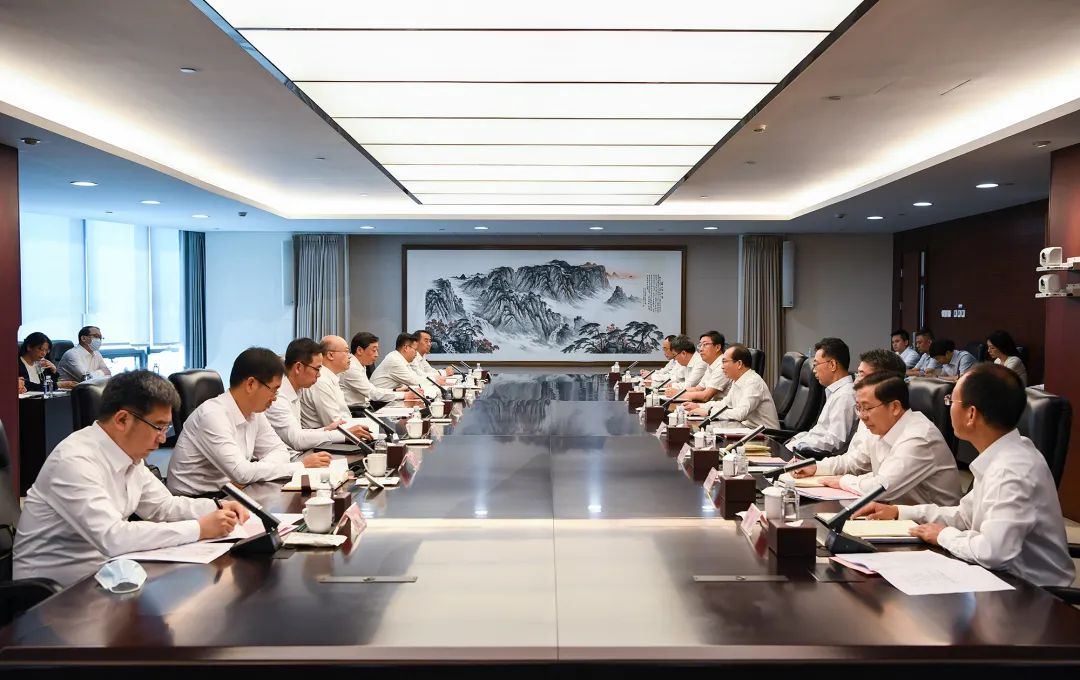 華電集團(tuán)黨組書記、董事長(zhǎng)江毅與河北省委副書記、省長(zhǎng)王正譜舉行會(huì)談