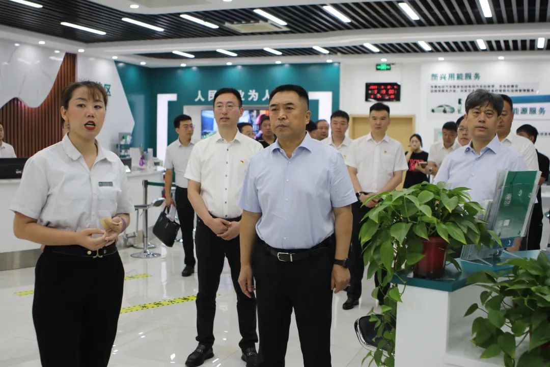 香河縣委書記梁寶杰、縣長(zhǎng)李海濱調(diào)研國網(wǎng)香河縣供電公司重點(diǎn)工作