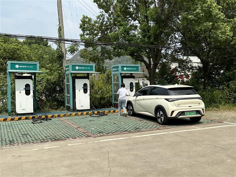 各類政策支持新能源汽車和充電樁下鄉(xiāng)，但村里真的需要這么多充電樁嗎?