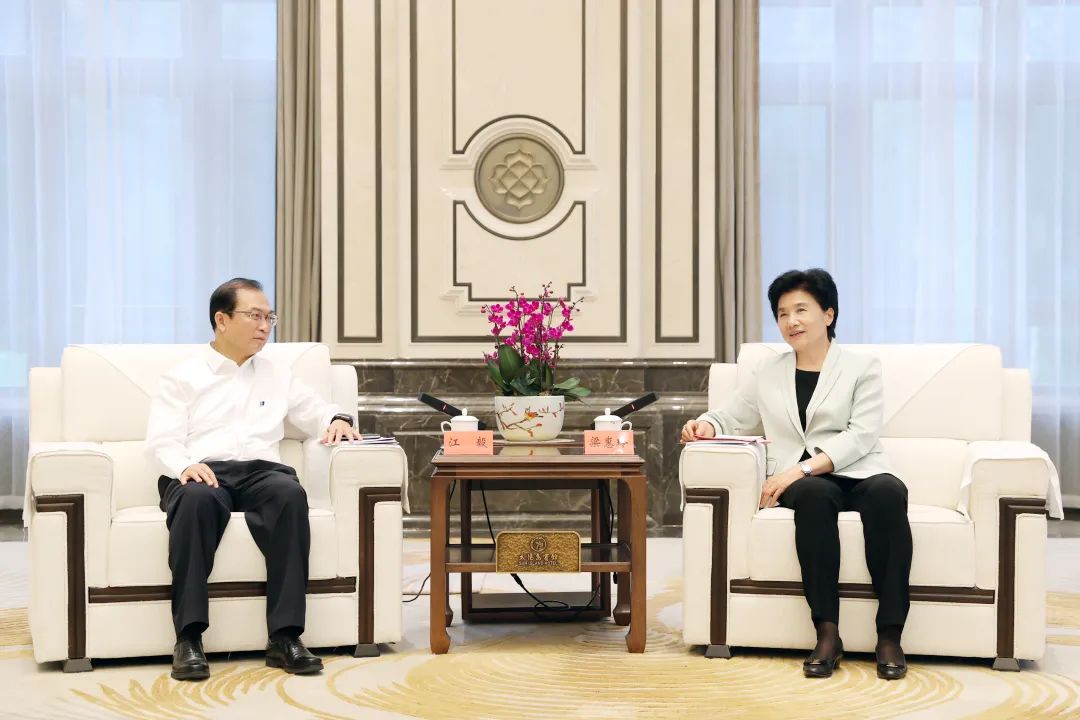 華電集團(tuán)黨組書記、董事長江毅拜會黑龍江省委副書記、省長梁惠玲