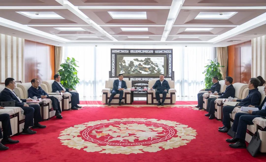 華電集團黨組副書記、總經(jīng)理葉向東與山東能源黨委書記、董事長李偉舉行會談