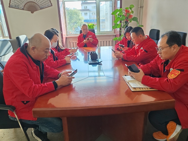 烏海市千里山供電公司：學(xué)習(xí)新細(xì)則，提升班組管理