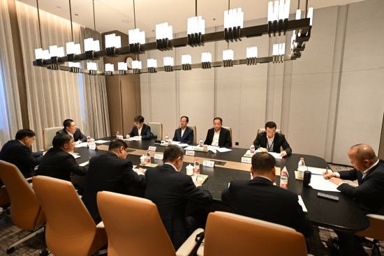 丁焰章與近期新任職子企業(yè)黨委書記、董事長進(jìn)行集體談話