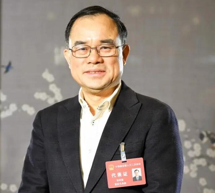 【兩會(huì)好聲音】全國(guó)人大代表、長(zhǎng)安汽車董事長(zhǎng)朱華榮：強(qiáng)化市場(chǎng)調(diào)節(jié)手段，進(jìn)一步改善汽車消費(fèi)環(huán)境