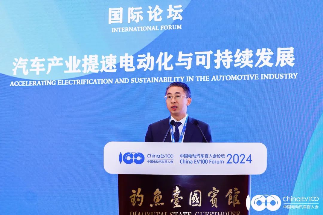 華為侯金龍：加速以超快充為主的充電基礎設施建設，提升用戶體驗，促進電動汽車消費與普及