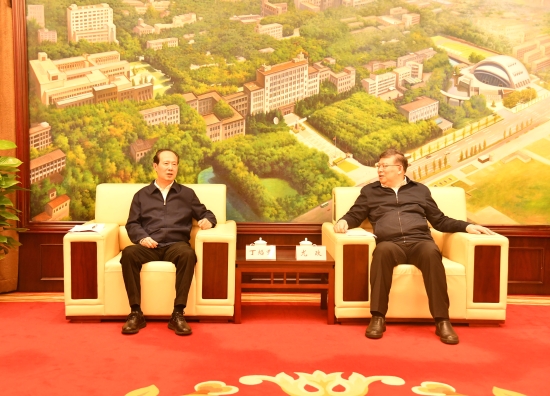 中國電建黨委書記、董事長丁焰章與華中科技大學(xué)校長尤政會談