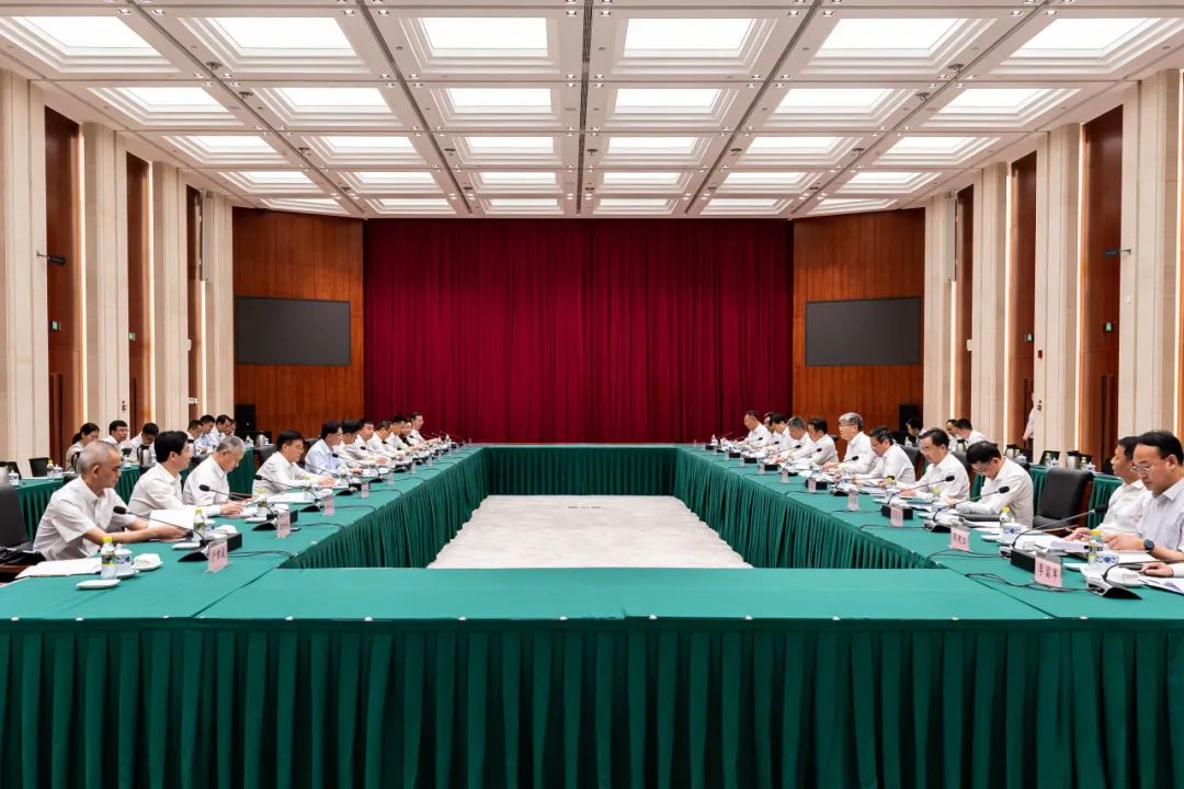 國家能源集團黨組書記、董事長劉國躍與廣西壯族自治區(qū)人民政府主席藍天立舉行工作會談