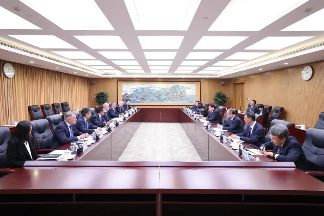 張智剛會(huì)見日立能源總裁方秦、候任總裁沈瑞博
