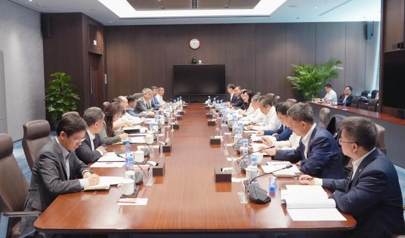 中國能建黨委書記、董事長宋海良與中信集團(tuán)黨委書記、董事長奚國華會談