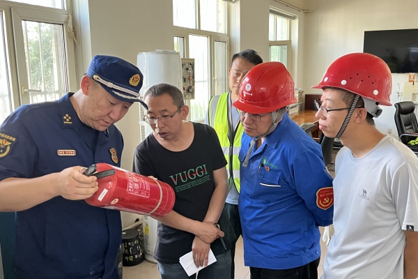 內(nèi)蒙古電力公司烏海千里山供電公司：蒙電愛心光明行，用電無憂筑防線