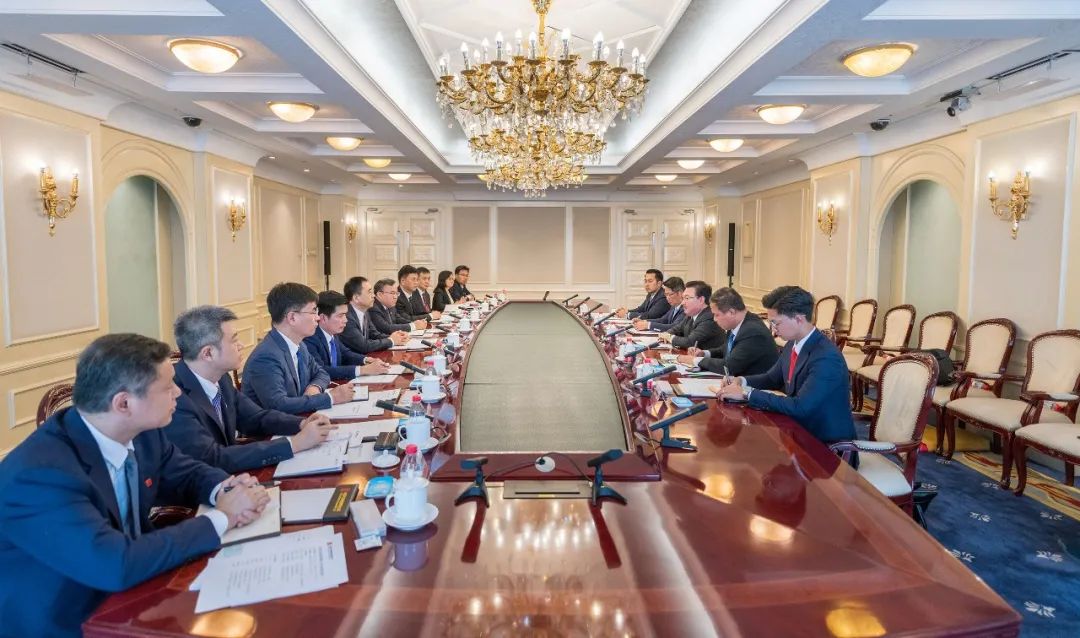 大唐集團(tuán)黨組書記、董事長鄒磊與老撾總理府辦公廳部長、總理首席顧問西納萬·蘇發(fā)努馮會談