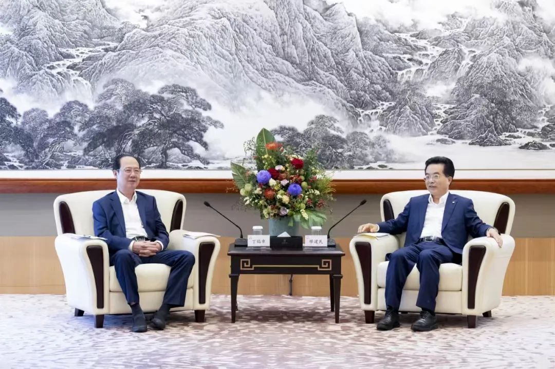 中國電建黨委書記、董事長丁焰章赴香港開展系列商務(wù)活動(dòng)并調(diào)研駐港項(xiàng)目