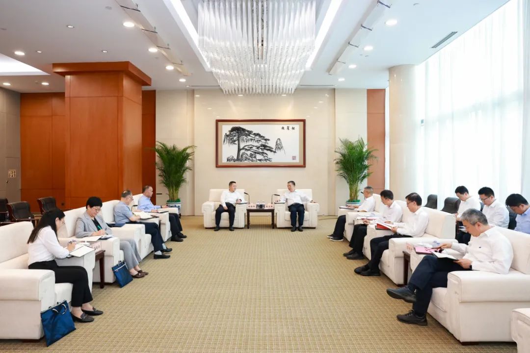 華能集團(tuán)公司總經(jīng)理張文峰會(huì)見中國國新董事長徐思偉、總經(jīng)理莫德旺
