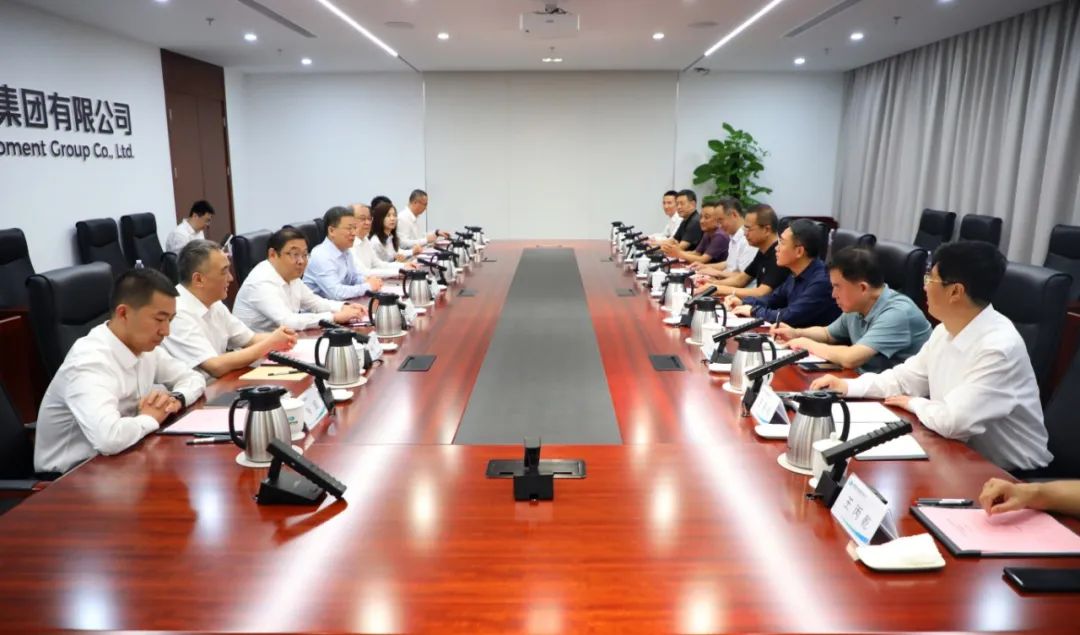 中國電氣裝備黨委書記、董事長李洪鳳會見陜西省人大常委會副主任、寶雞市委書記楊廣亭