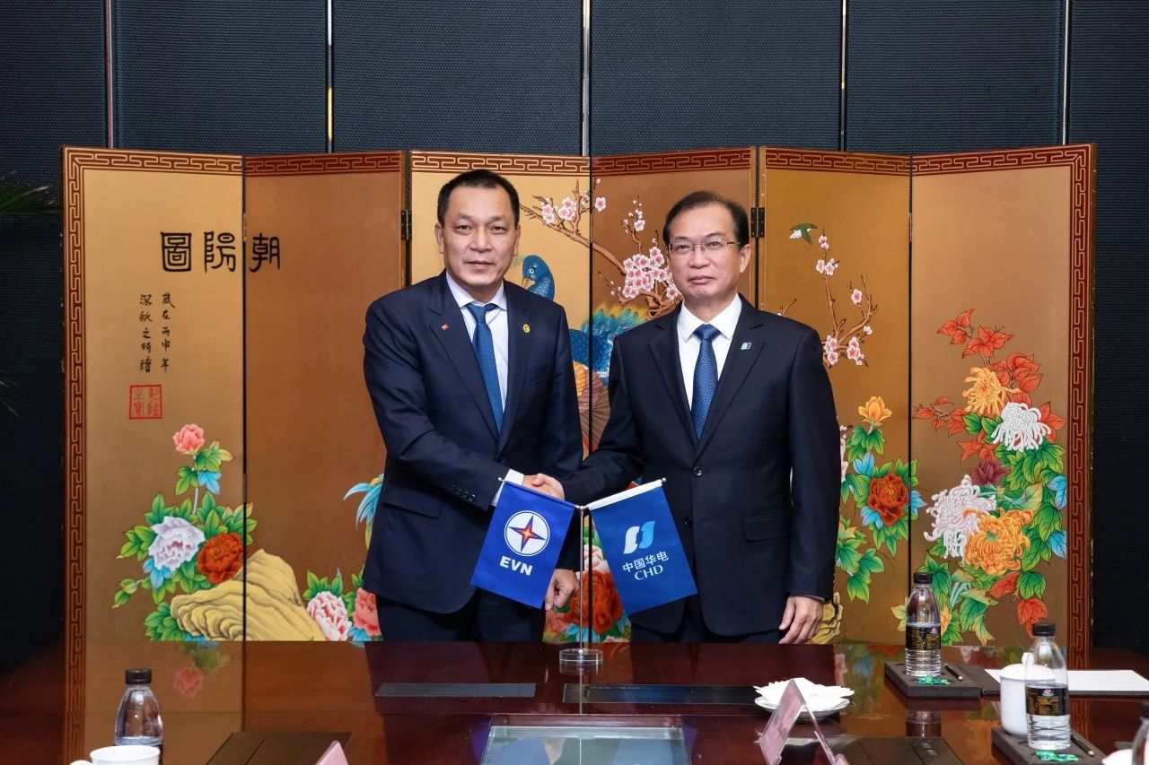 華電集團(tuán)黨組書記、董事長江毅與越南電力集團(tuán)董事長鄧黃安舉行會(huì)談
