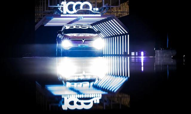 年產(chǎn)量破千萬，中國新能源汽車挑戰(zhàn)中前行