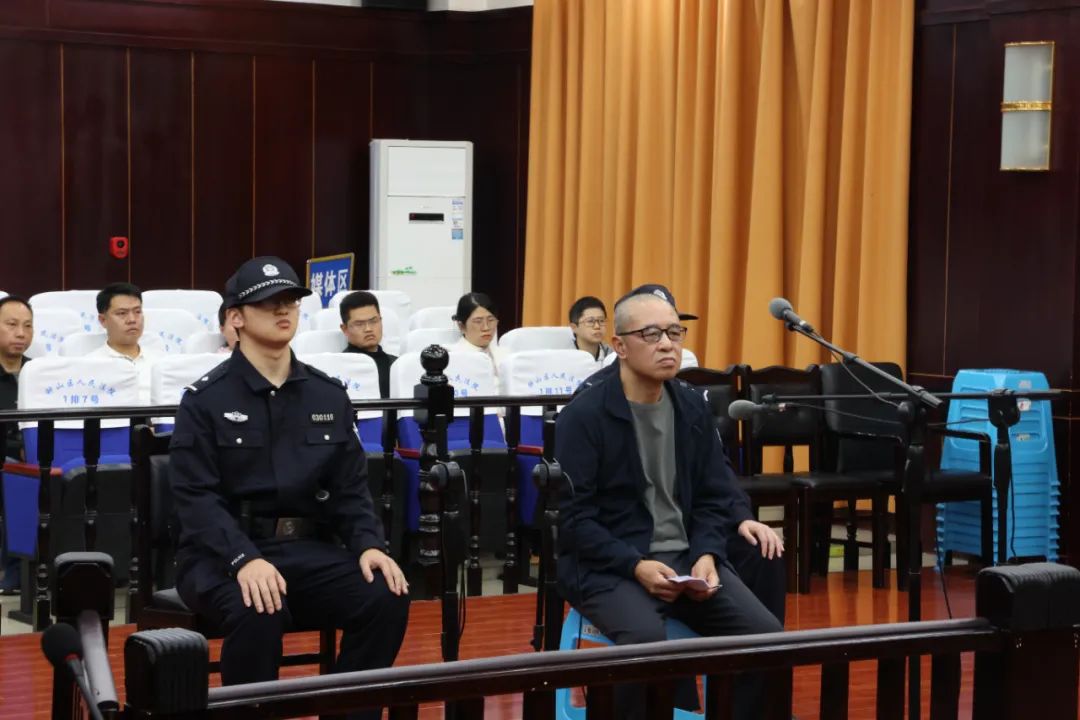 貴州電網(wǎng)原專職董事徐銘受賄、行賄案一審宣判