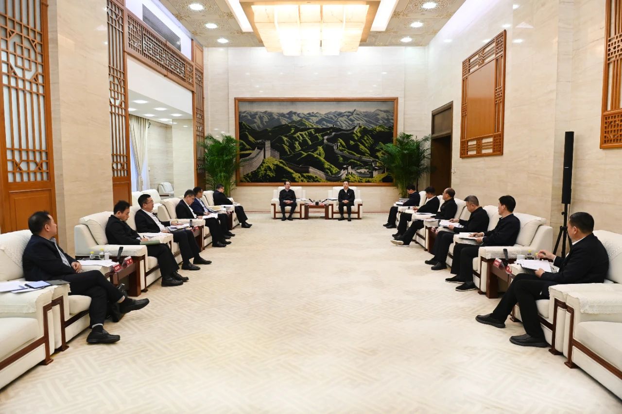 大唐集團黨組書記、董事長鄒磊與中國電建黨委書記、董事長丁焰章會談