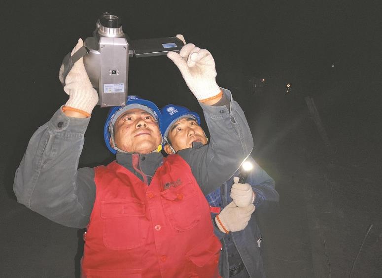 青海貴南縣：零下15攝氏度，冬夜巡檢保供電