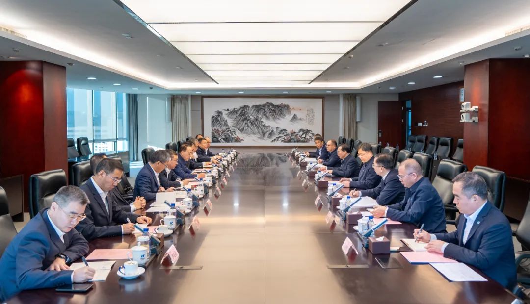 華電集團(tuán)黨組書記、董事長江毅會(huì)見中國中車黨委書記、董事長孫永才