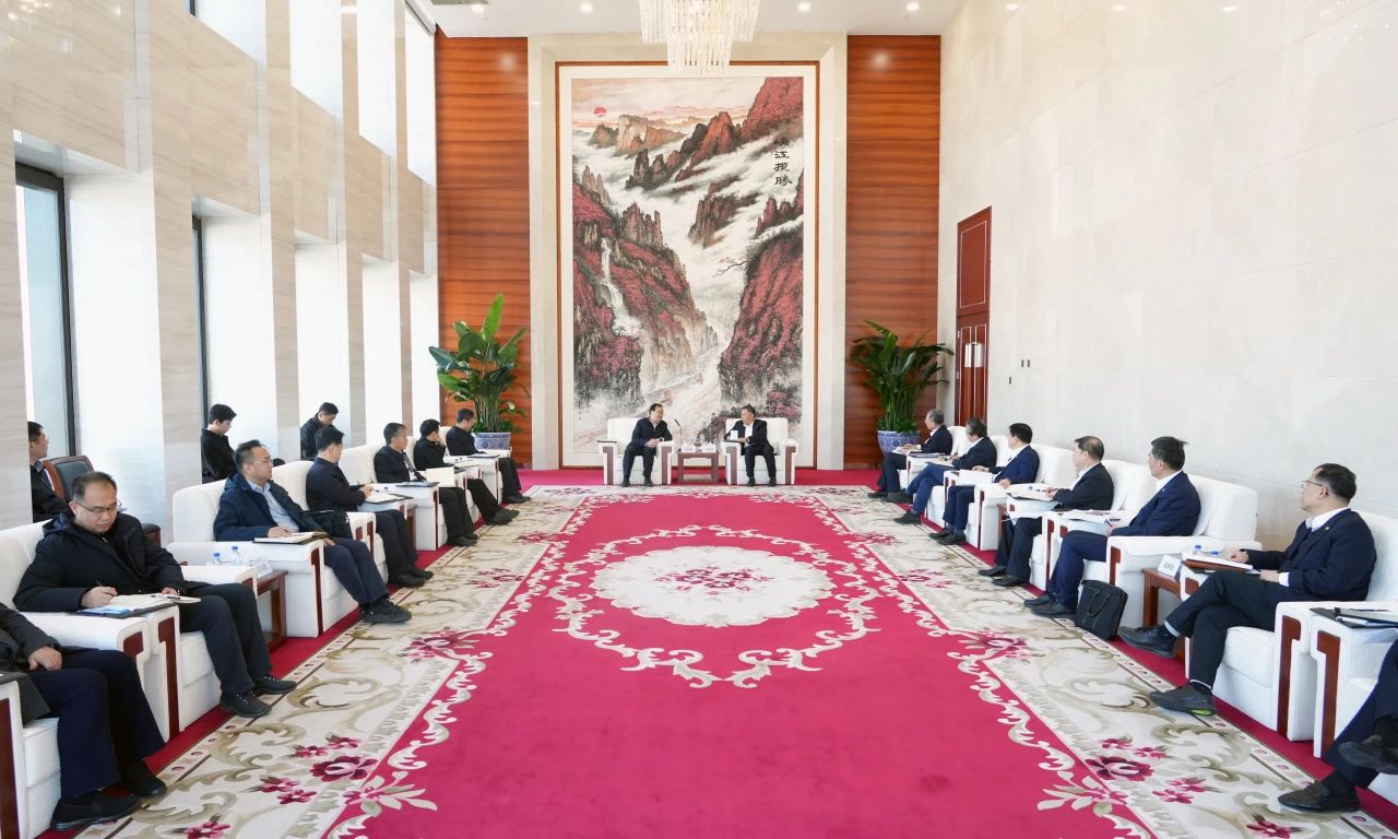 中國能建董事長宋海良、總經(jīng)理倪真與中國南水北調(diào)集團(tuán)董事長汪安南、總經(jīng)理孫志禹會(huì)談