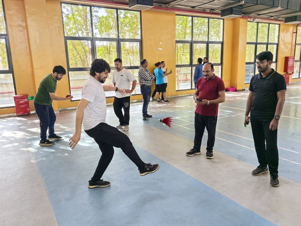 【新春走基層】熱熱鬧鬧過(guò)大年，海外堅(jiān)守迎新春