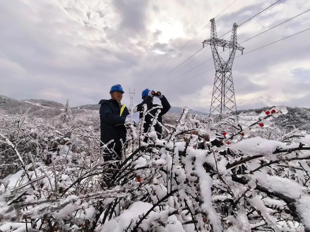 南方電網(wǎng)科技抗冰 讓冰雪“看得見、除得掉、防得住”