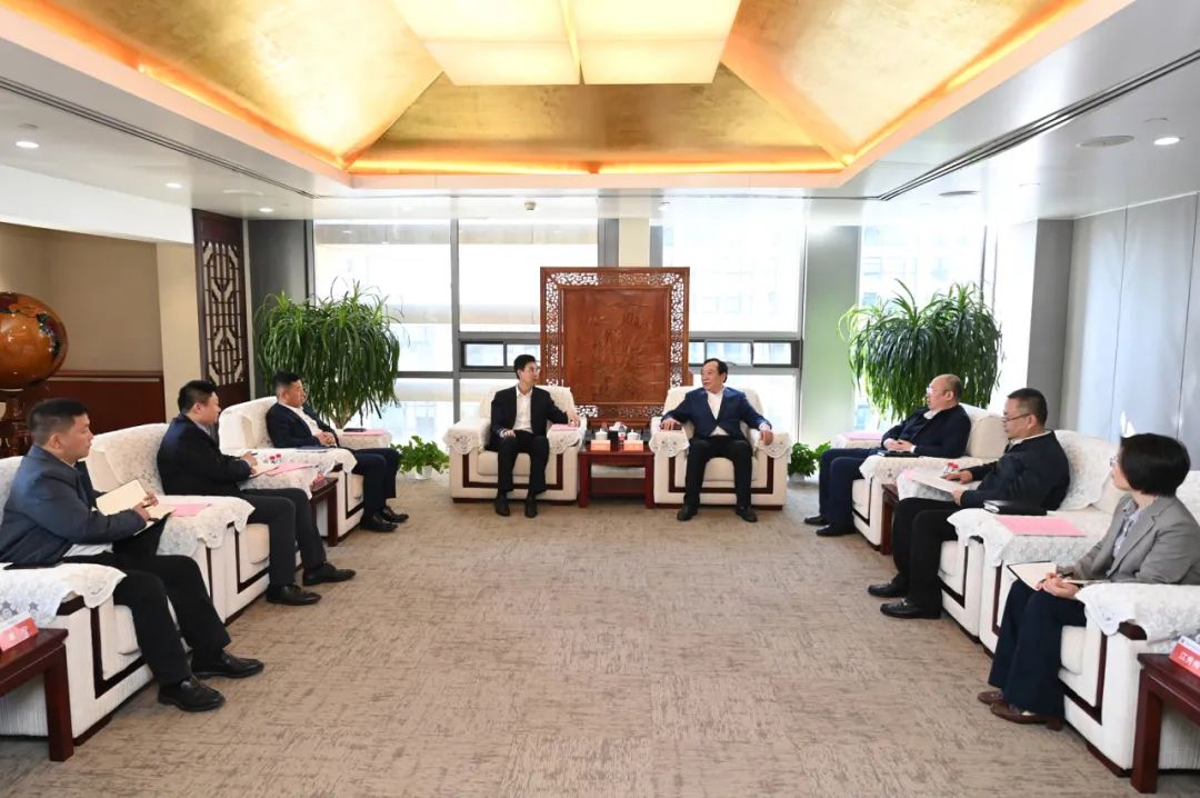 大唐國(guó)際黨委書記、董事長(zhǎng)李凱會(huì)見中建五局黨委書記、董事長(zhǎng)田衛(wèi)國(guó)
